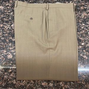 Haggar e-clo stria 38/32 Dress pants in excellent condition